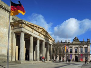 Fotografieausstellung von art place berlin - Berliner Impressionen - Neue Wache, Unter den Linden